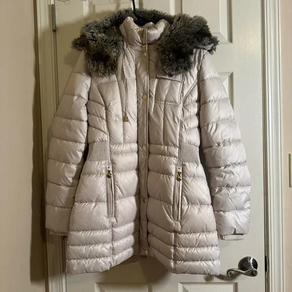 Laundry by Design Ivory Puffer Jacket with Faux Fur - Picture 2 of 12